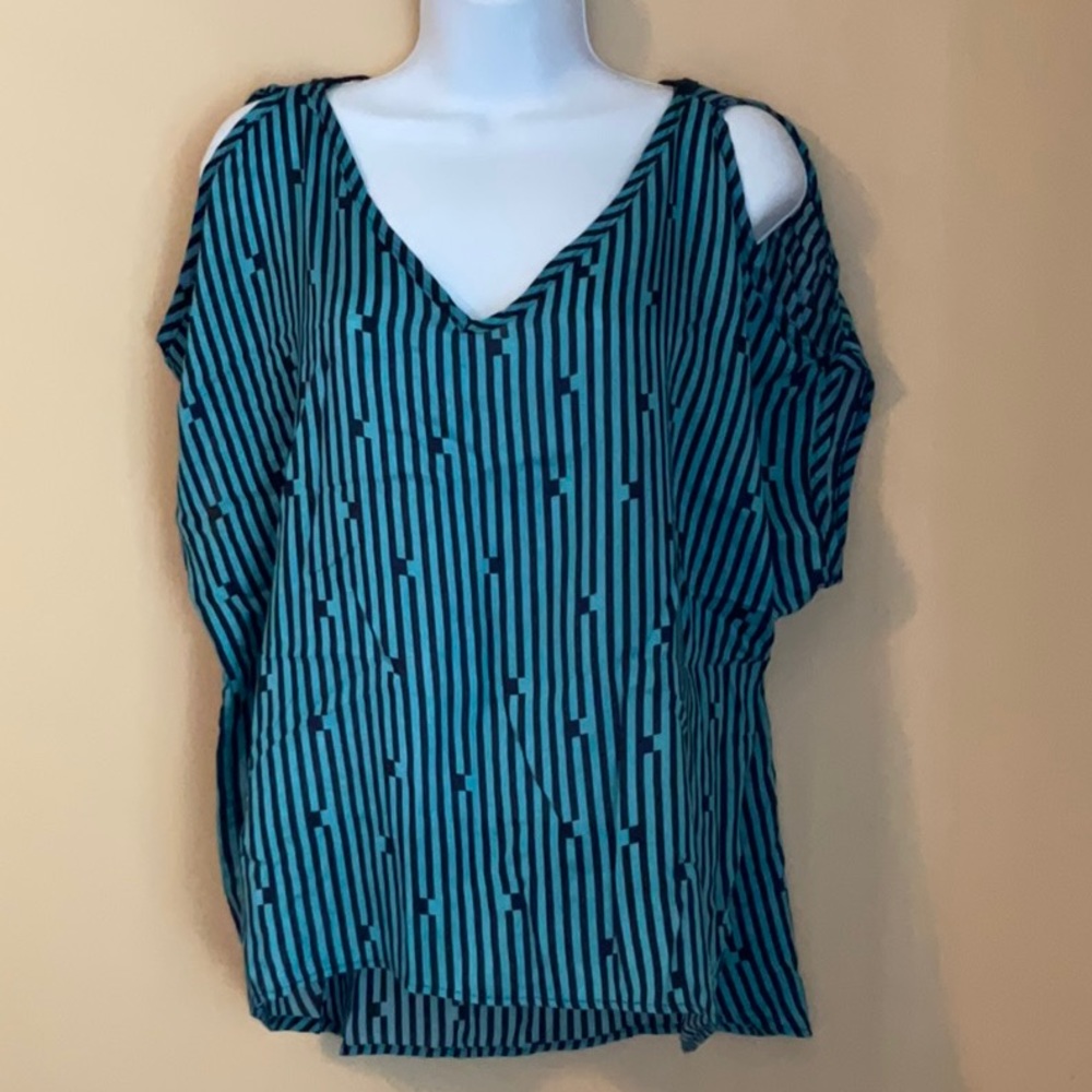 New Tower Size M Striped Short Sleeve Top